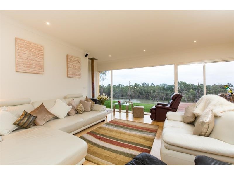 111 Adelaide Street, Gol Gol NSW 2738