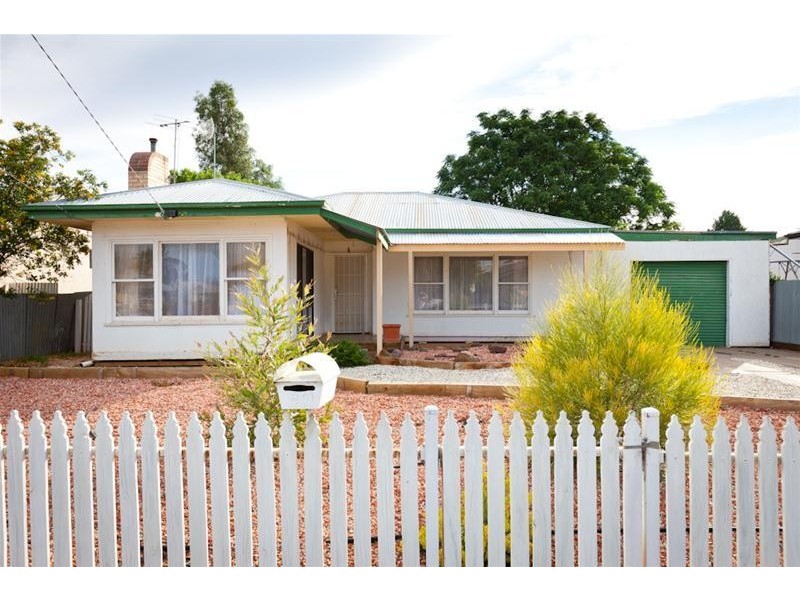 99 Pasadena Grove, Mildura VIC 3500