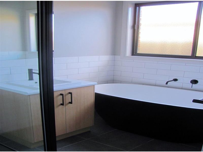 20B Tower Gardens, Mildura VIC 3500