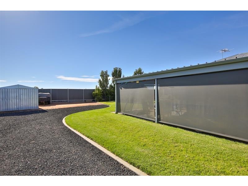 19 Anne Cox Drive, Red Cliffs VIC 3496