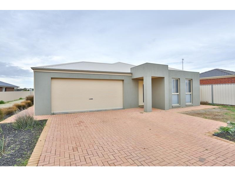 5 Shaddock Court, Ouyen VIC 3490