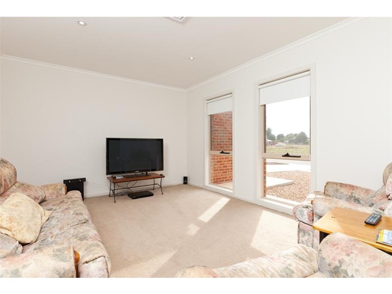 8 Anne Cox Drive, Red Cliffs VIC 3496