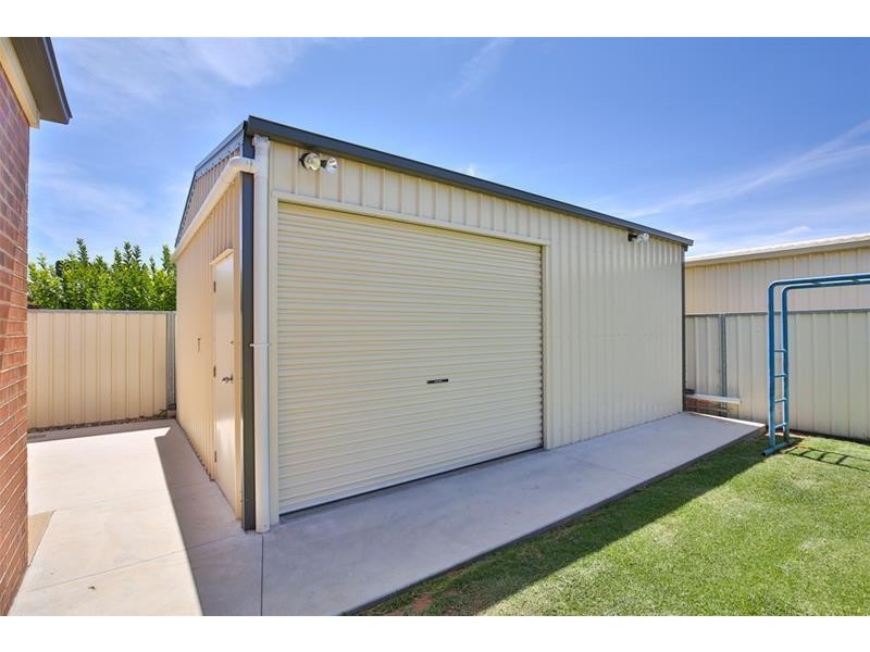 18 Canterbury Drive, Mildura VIC 3500