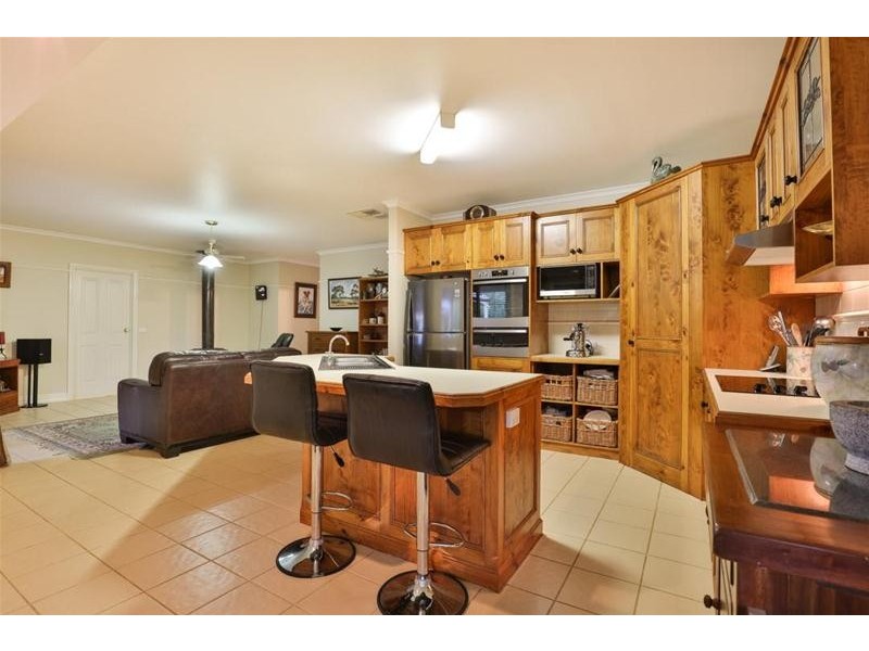 615 Cureton Avenue, Nichols Point VIC 3501