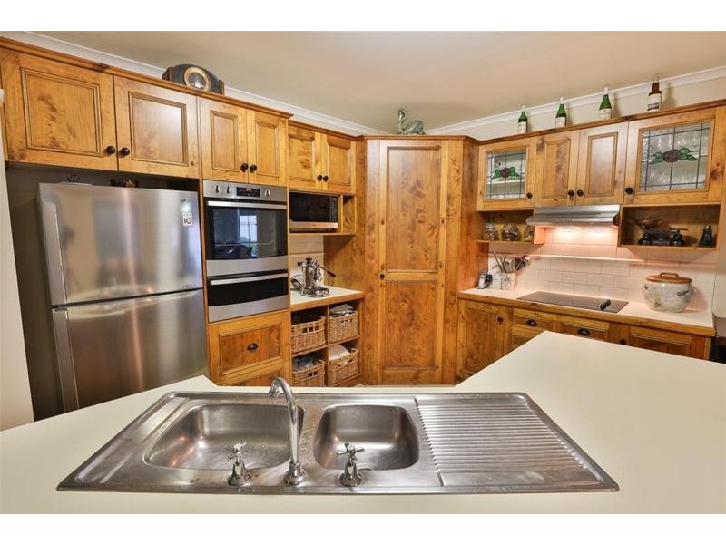 615 Cureton Avenue, Nichols Point VIC 3501