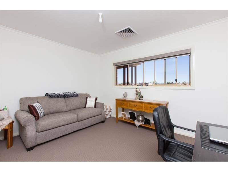 8 Eve Court, Mildura VIC 3500
