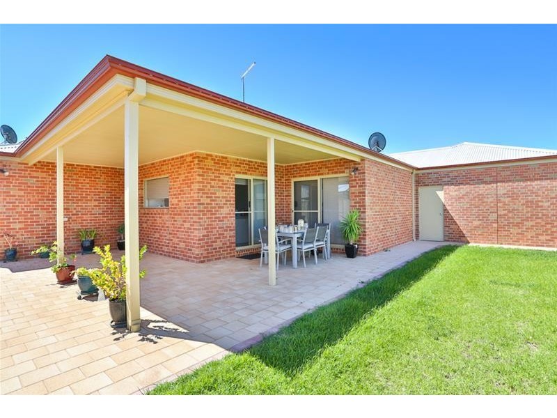 8 Eve Court, Mildura VIC 3500