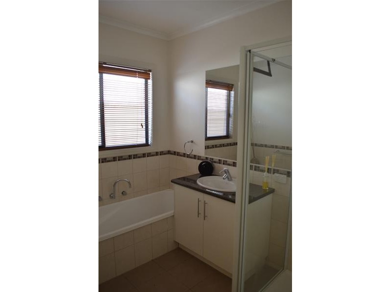 8B Dawn Avenue, Gol Gol NSW 2738