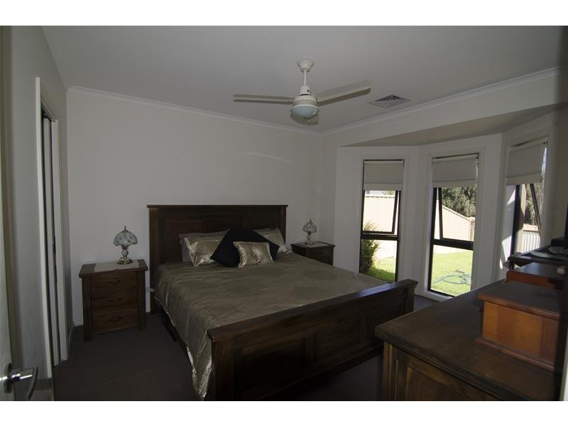 8B Dawn Avenue, Gol Gol NSW 2738