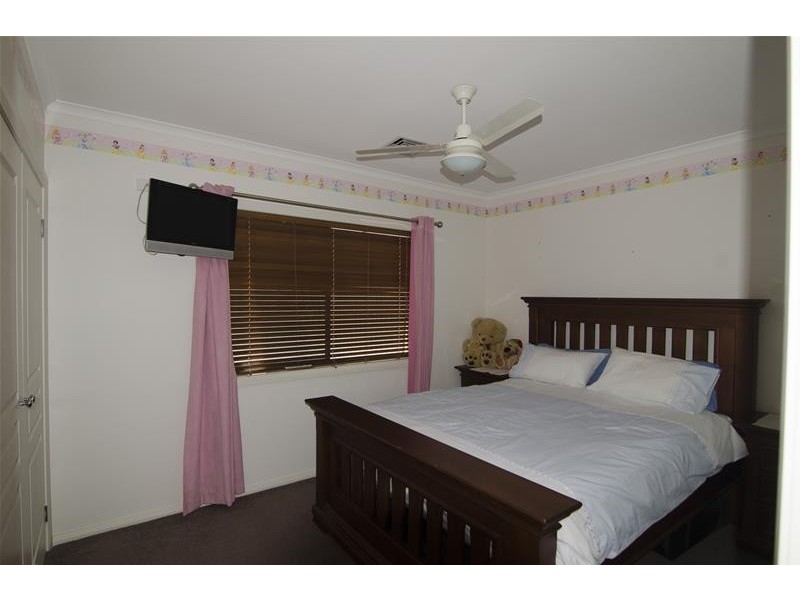 8B Dawn Avenue, Gol Gol NSW 2738