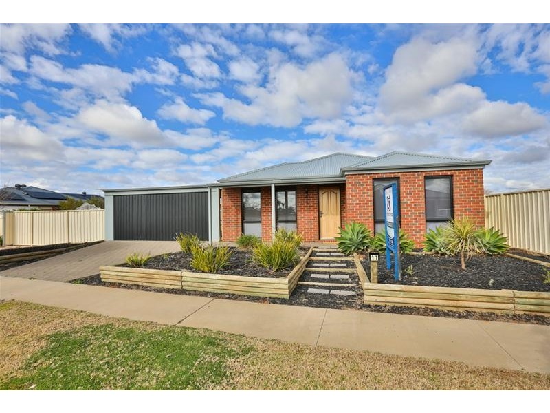 11 Darlington Parade, Mildura VIC 3500