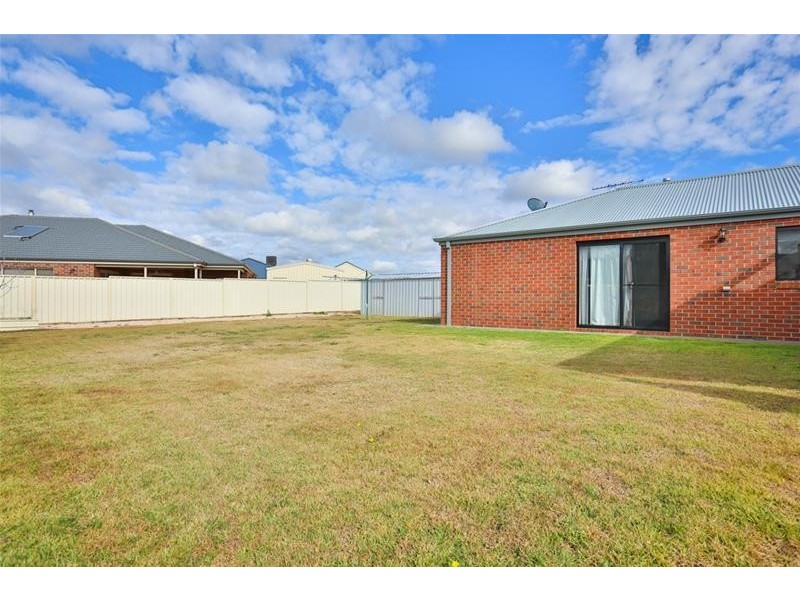 11 Darlington Parade, Mildura VIC 3500