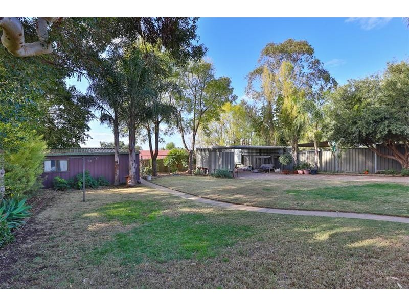5 Morris Place, Buronga NSW 2739
