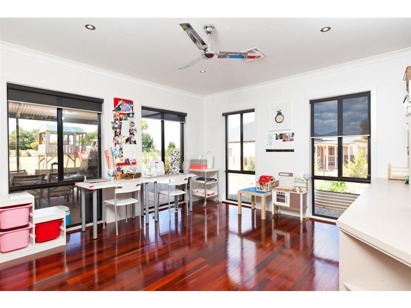 11 Adelong Court, Nichols Point VIC 3501