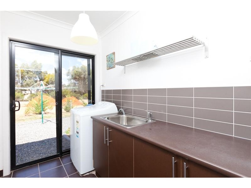 11 Adelong Court, Nichols Point VIC 3501