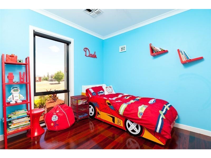 11 Adelong Court, Nichols Point VIC 3501