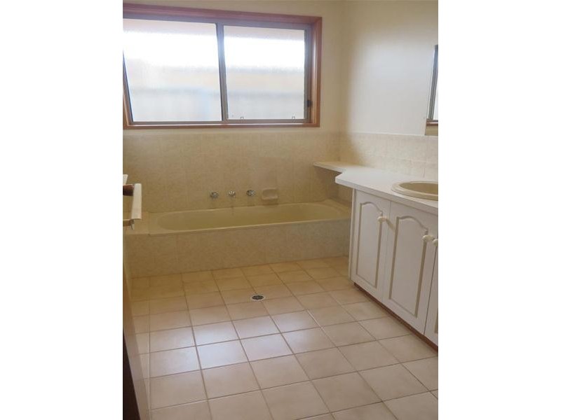 1 Harvey  Court, Mildura VIC 3500