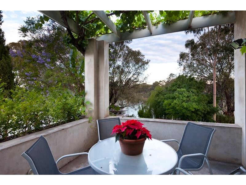 8 River Drive, Buronga NSW 2739