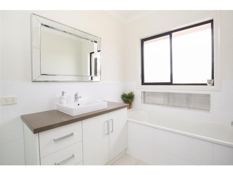 4 Desert Lily Court, Mildura VIC 3500