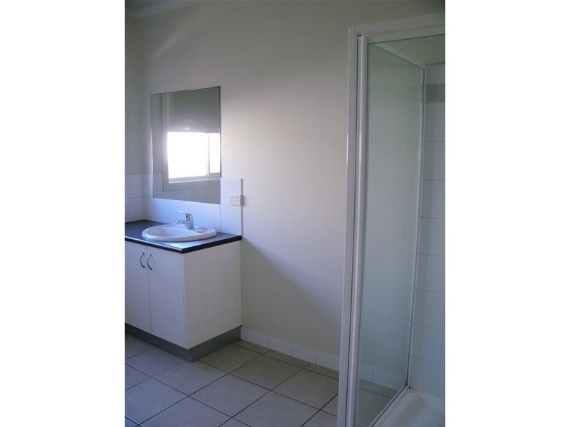 2/5 Golden Grove, Red Cliffs VIC 3496