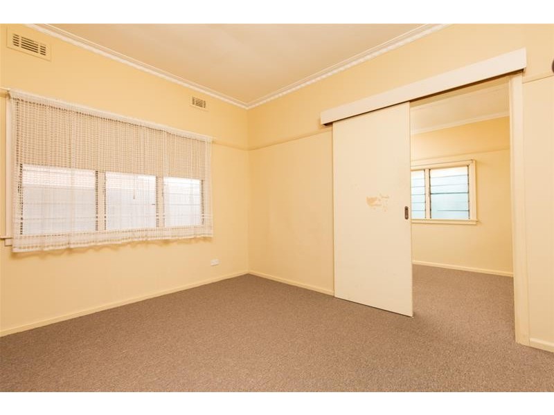 4 Logan Avenue, Mildura VIC 3500