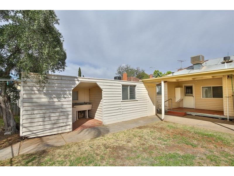 4 Logan Avenue, Mildura VIC 3500