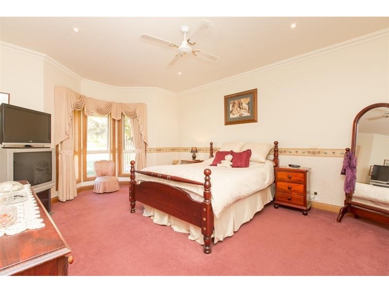 15 St Andrews Drive, Cabarita VIC 3505