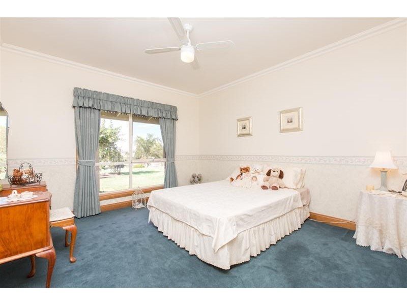 15 St Andrews Drive, Cabarita VIC 3505