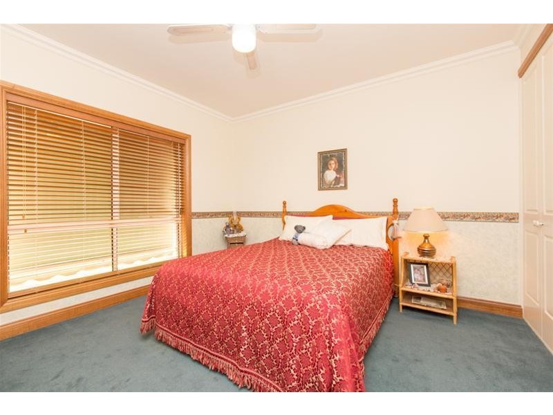 15 St Andrews Drive, Cabarita VIC 3505