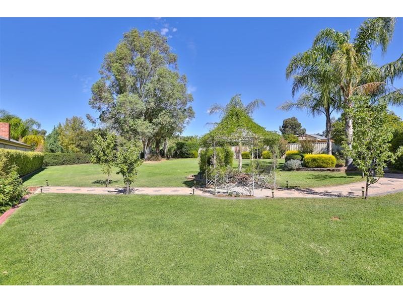 15 St Andrews Drive, Cabarita VIC 3505