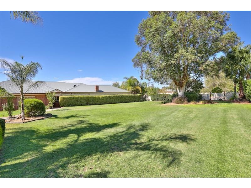 15 St Andrews Drive, Cabarita VIC 3505