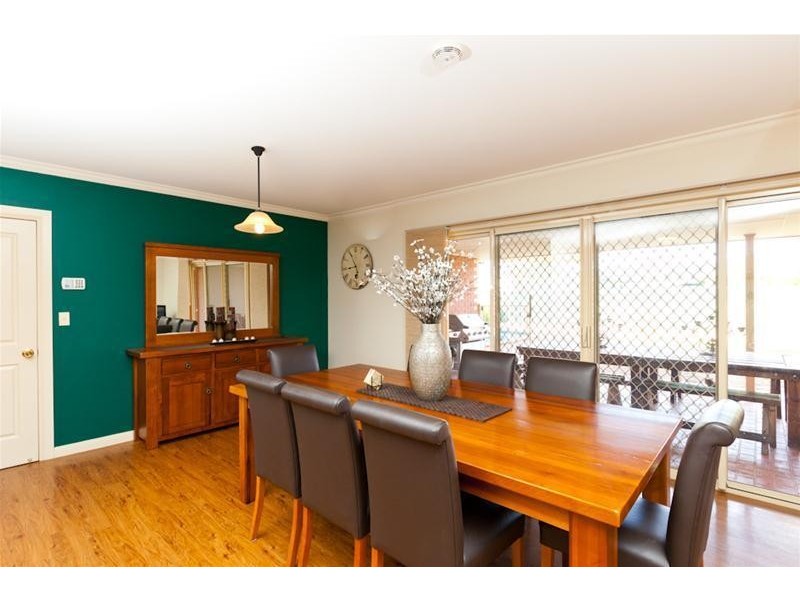 8 James Cook Drive, Mildura VIC 3500