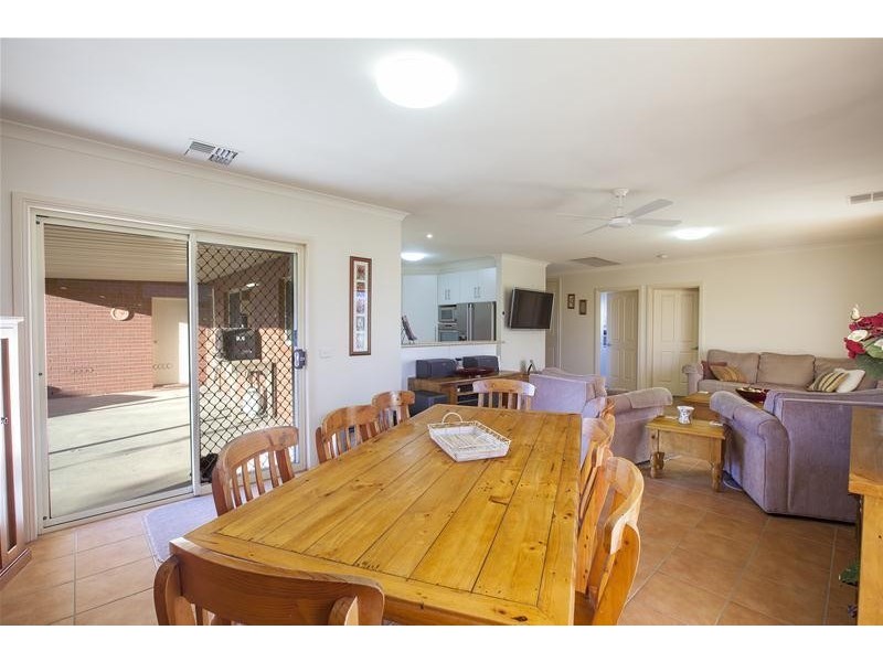 90 Pitman Avenue, Buronga NSW 2739