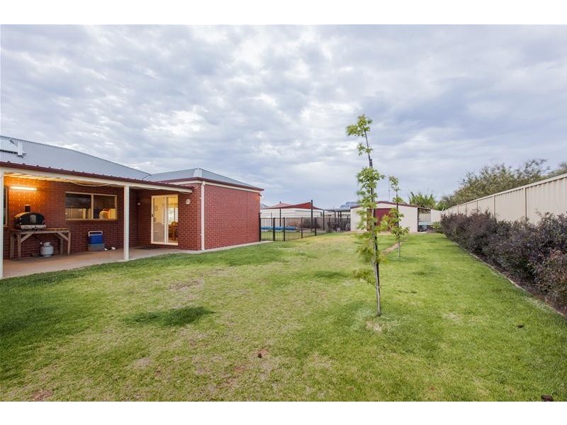 90 Pitman Avenue, Buronga NSW 2739