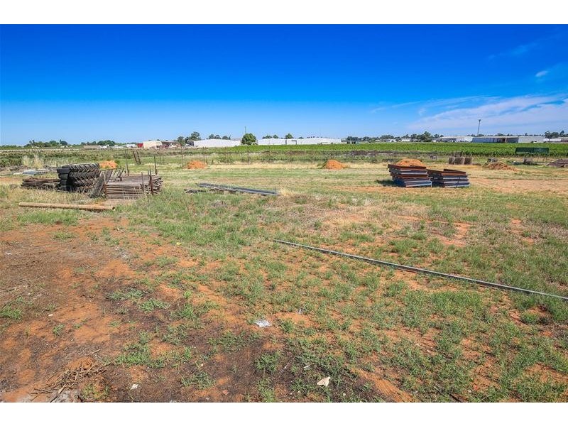925-927 Irymple Avenue, Irymple VIC 3498