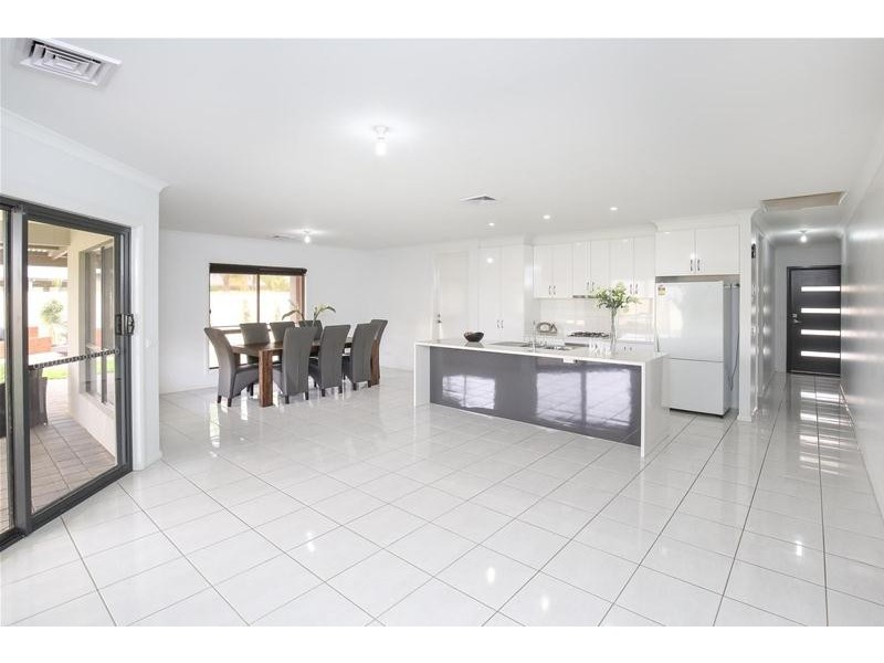 11 Bozzi Court, Mildura VIC 3500