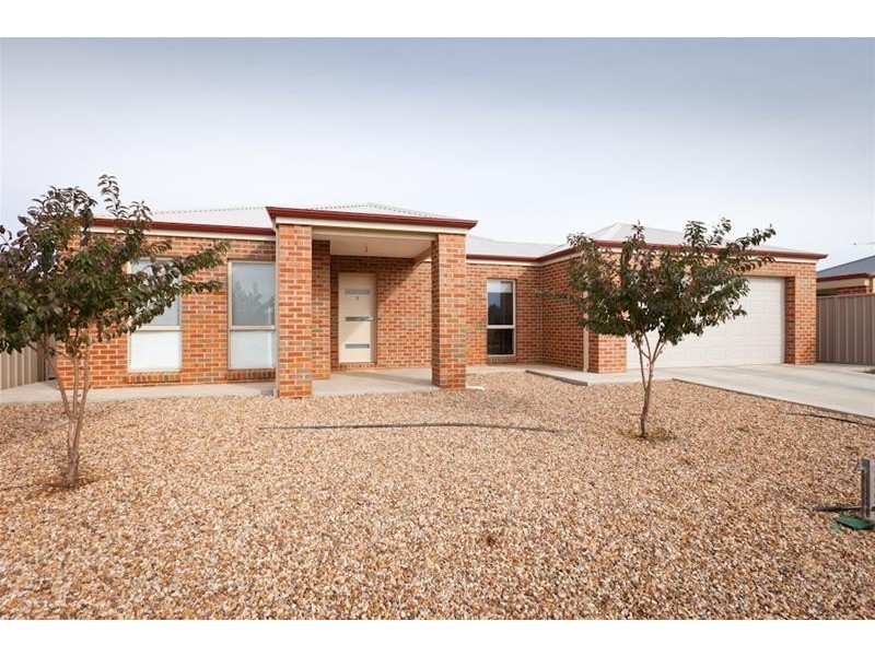 8 Anne Cox Drive, Red Cliffs VIC 3496