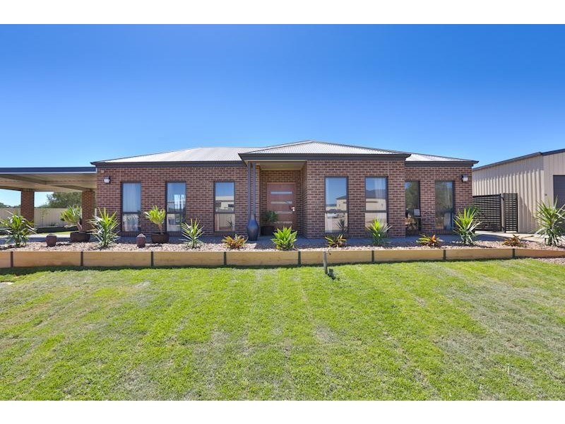 14 Roy Harwood Drive, Irymple VIC 3498