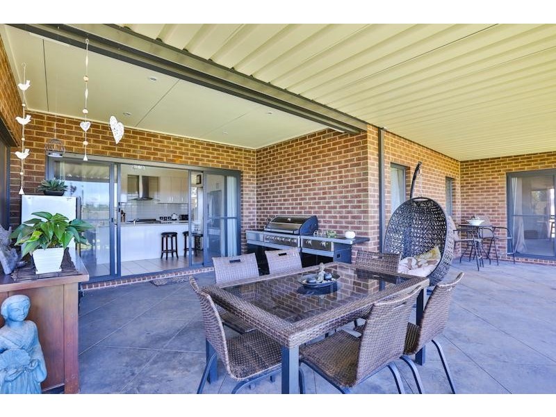 14 Roy Harwood Drive, Irymple VIC 3498