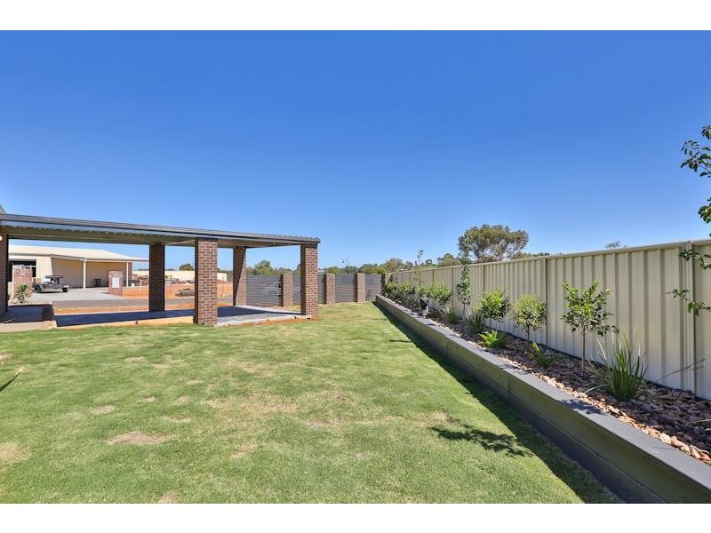 14 Roy Harwood Drive, Irymple VIC 3498