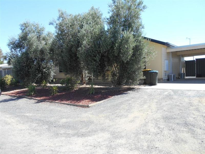 2a Latrobe Avenue, Red Cliffs VIC 3496