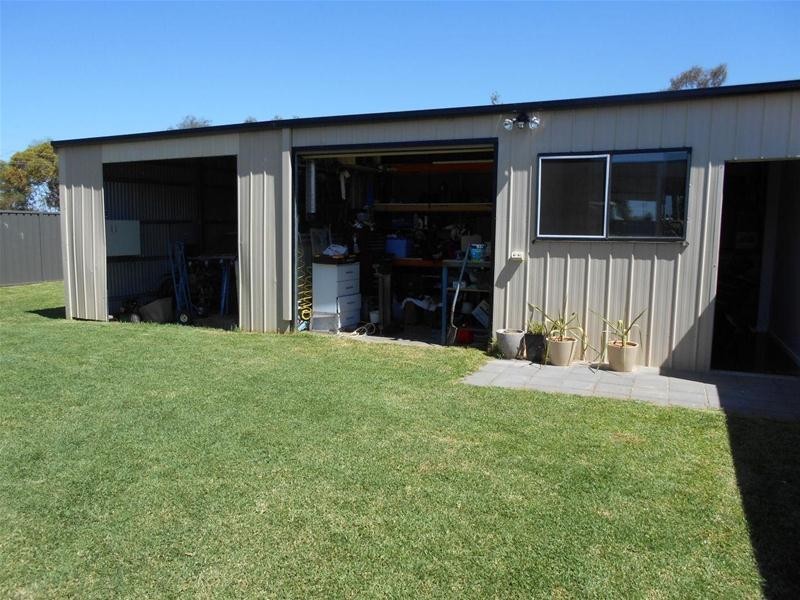 2a Latrobe Avenue, Red Cliffs VIC 3496