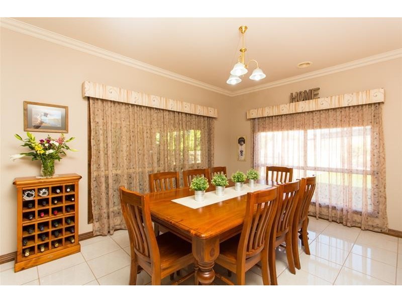 6 Edmund Barton Court, Mildura VIC 3500