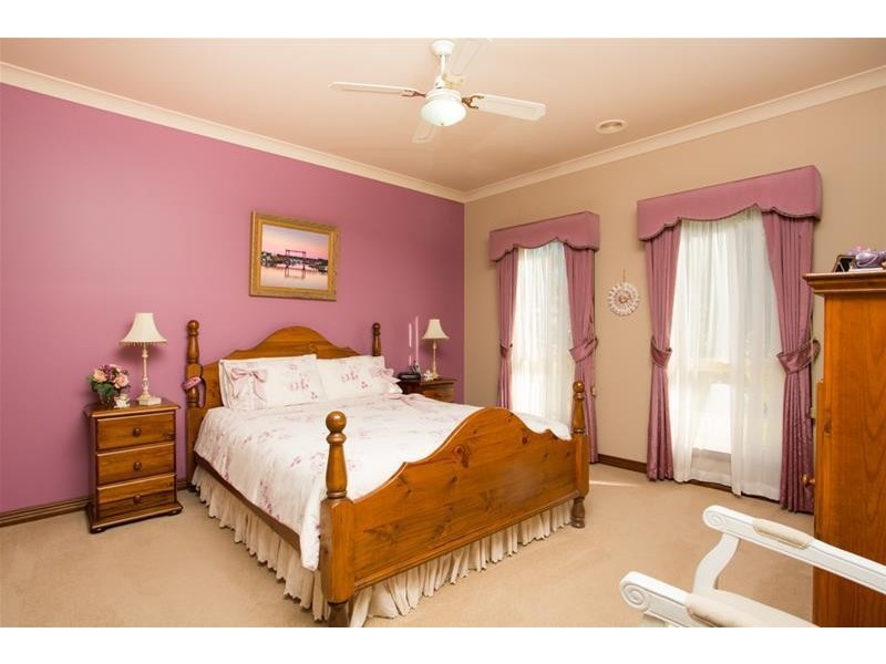 6 Edmund Barton Court, Mildura VIC 3500