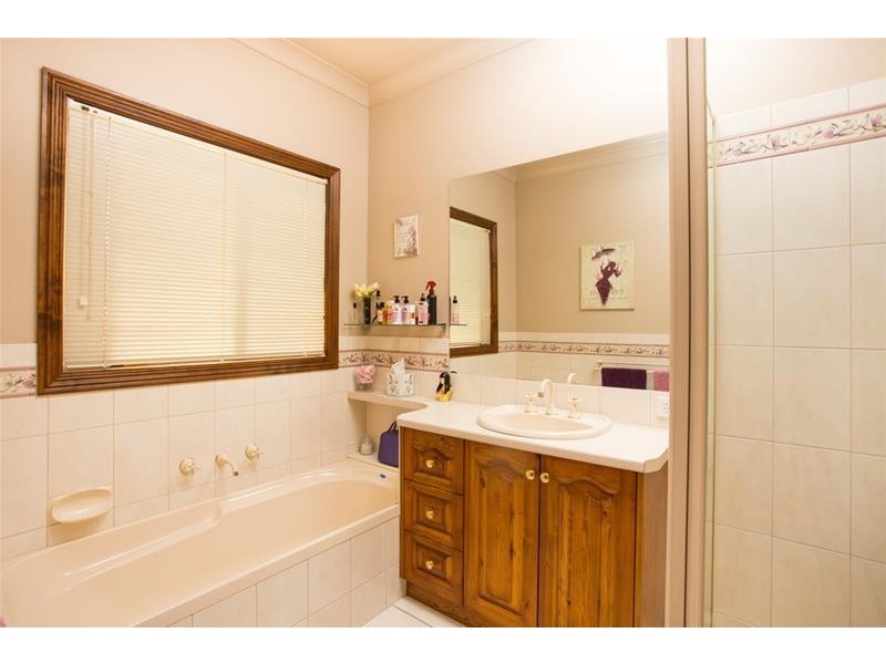 6 Edmund Barton Court, Mildura VIC 3500