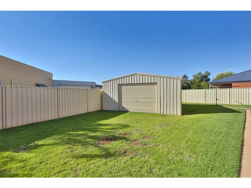 6 Edmund Barton Court, Mildura VIC 3500