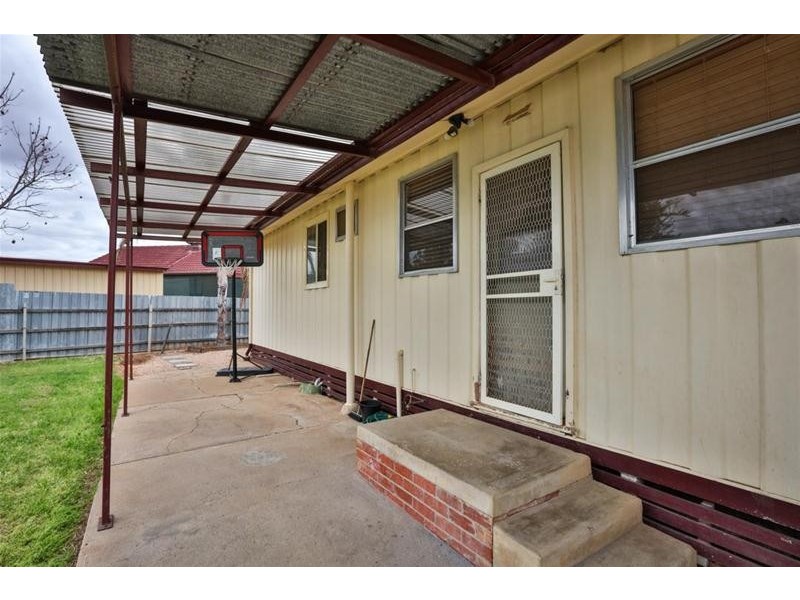 12 Hazel Avenue, Mildura VIC 3500