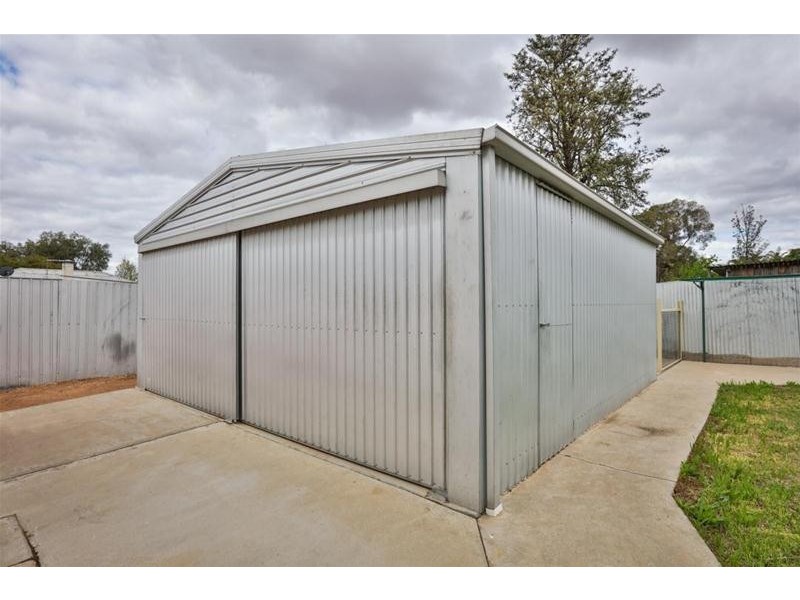 12 Hazel Avenue, Mildura VIC 3500