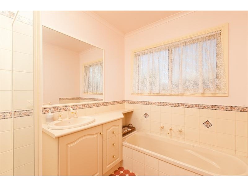 8 James Cook Drive, Mildura VIC 3500