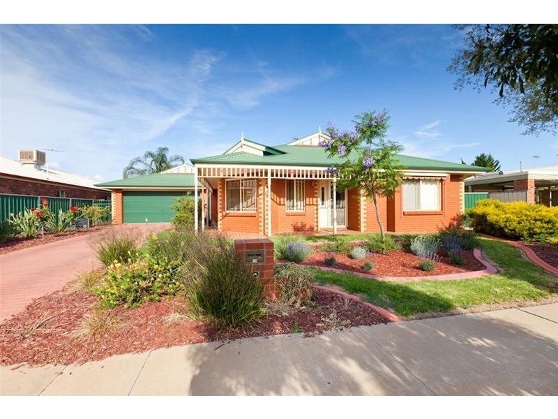 8 James Cook Drive, Mildura VIC 3500